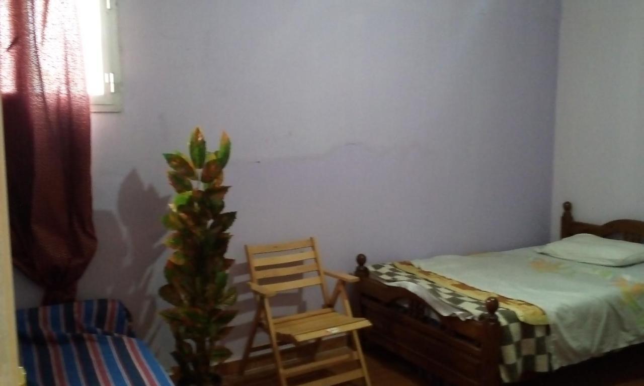 Zahrate Elfirdaos Rooms للرجال فقط 亚历山大港 外观 照片