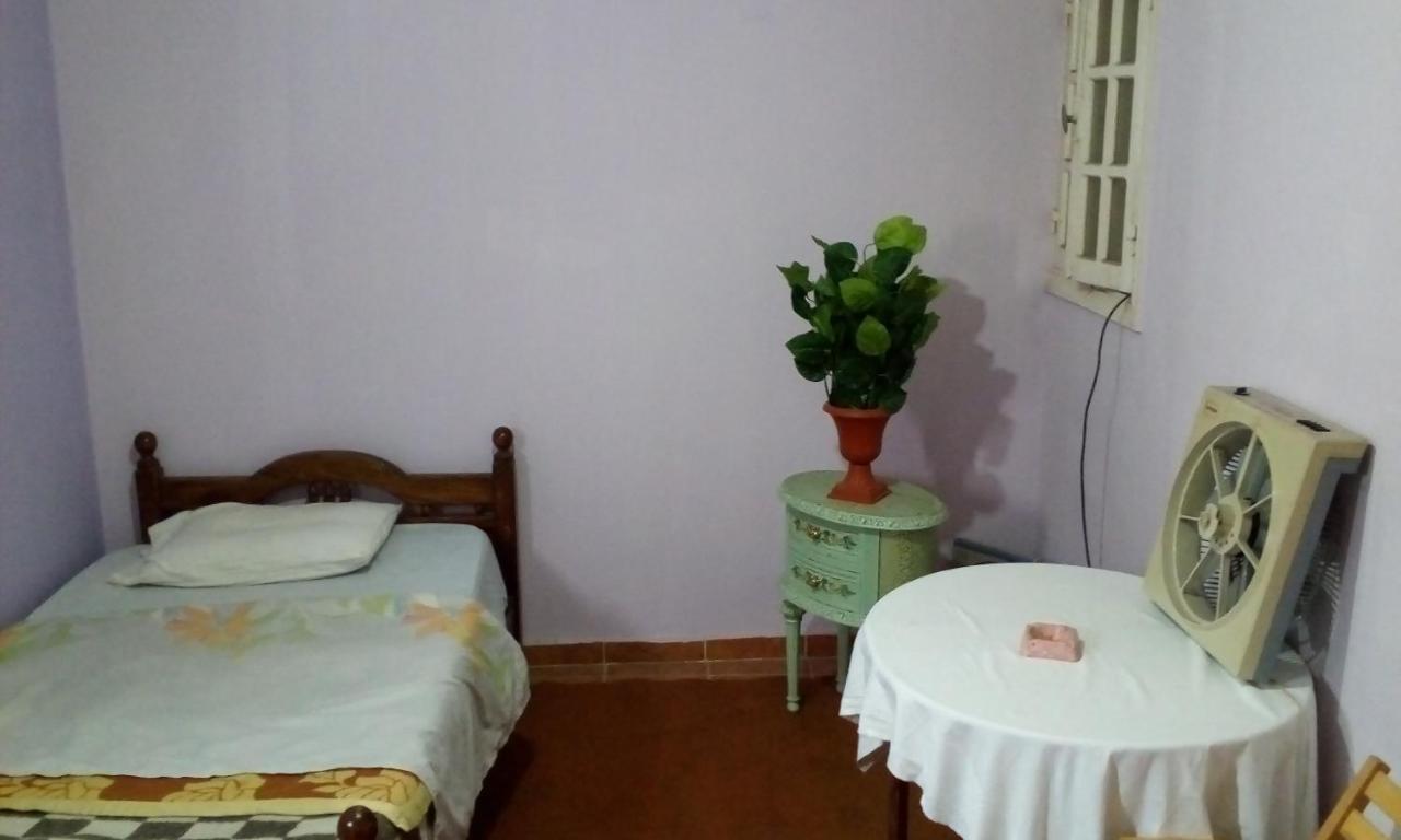 Zahrate Elfirdaos Rooms للرجال فقط 亚历山大港 外观 照片
